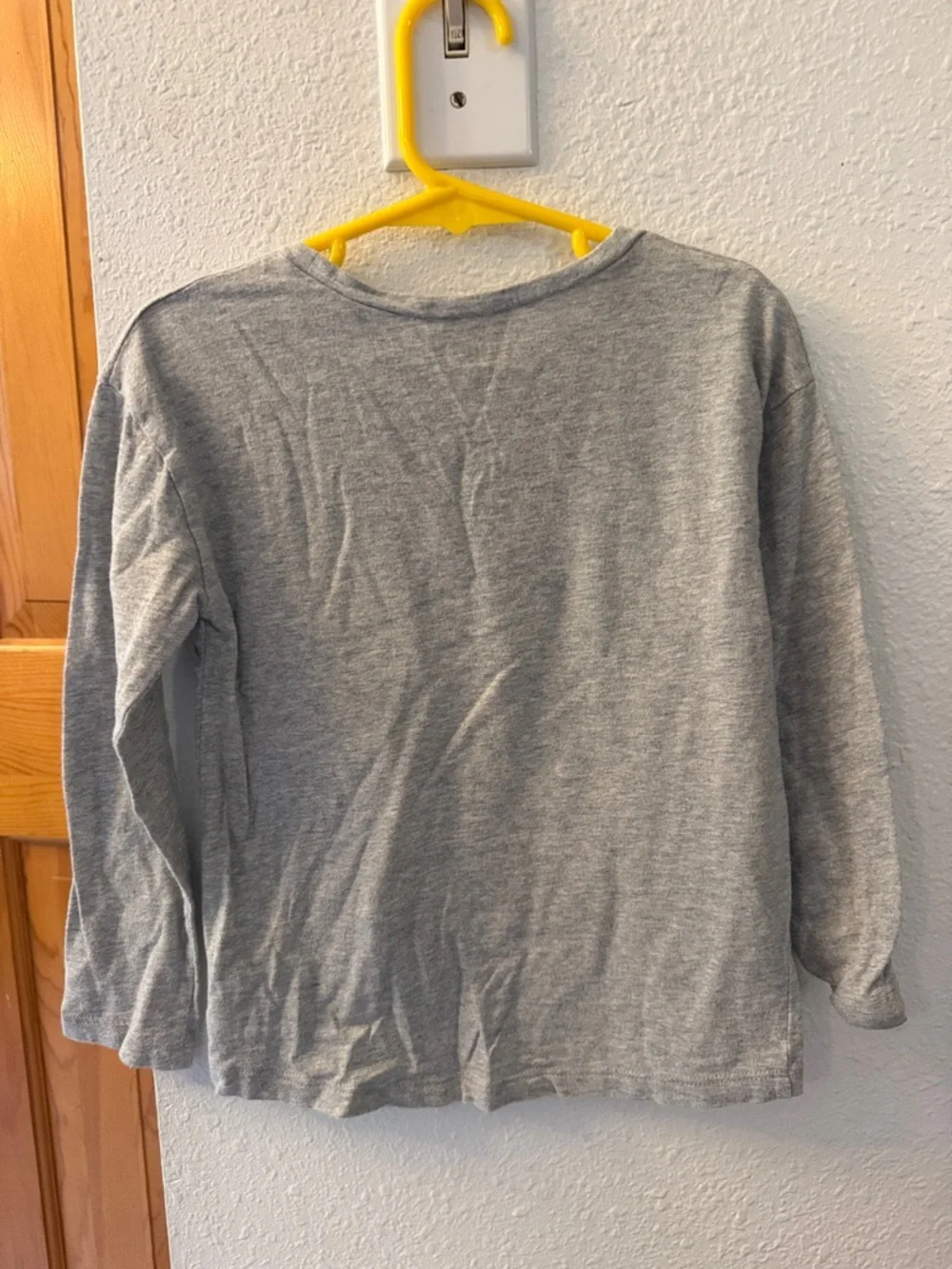 GAP Gray Long-Sleeve Tee with Halloween Haunted House Graphic - Picture 2 of 3